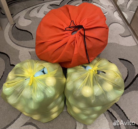 Сухой бассейн с шариками