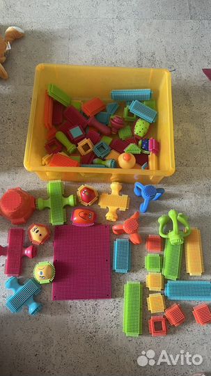 Конструктор игольчатый battat с контейнером 73 шт