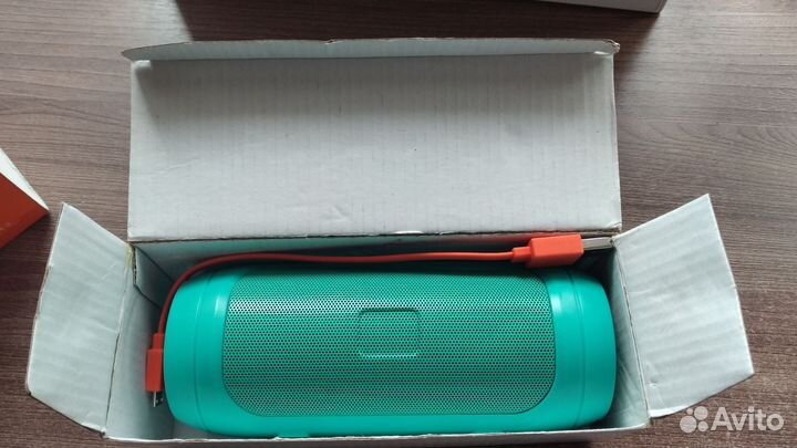 Bluetooth колонка JBL