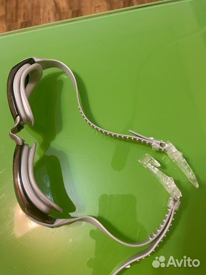 Очки и шапочка для плаванья