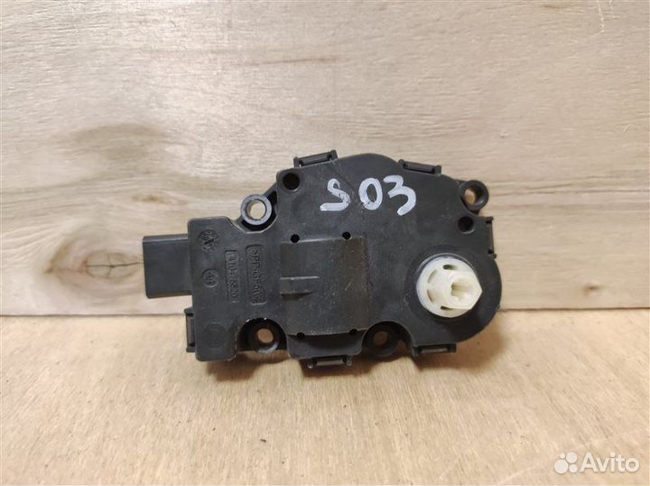 Моторчик заслонки отопителя Audi A4 B8