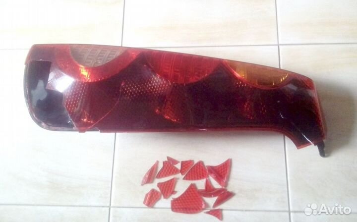 Задний правый фонарь Nissan Note