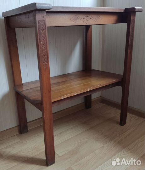 Столик консольный. Натур. дерево. Антиквариат