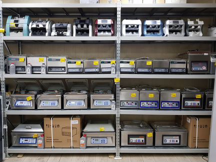 Вакуумный упаковщик DoCash 2240 для мяса рыбы птиц