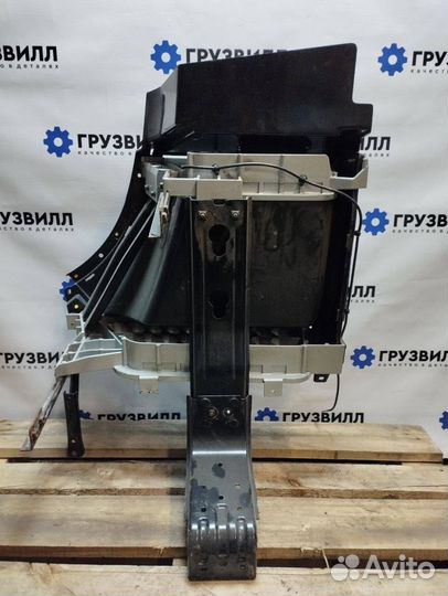 Подножка кабины правая Volvo FH4 82141521