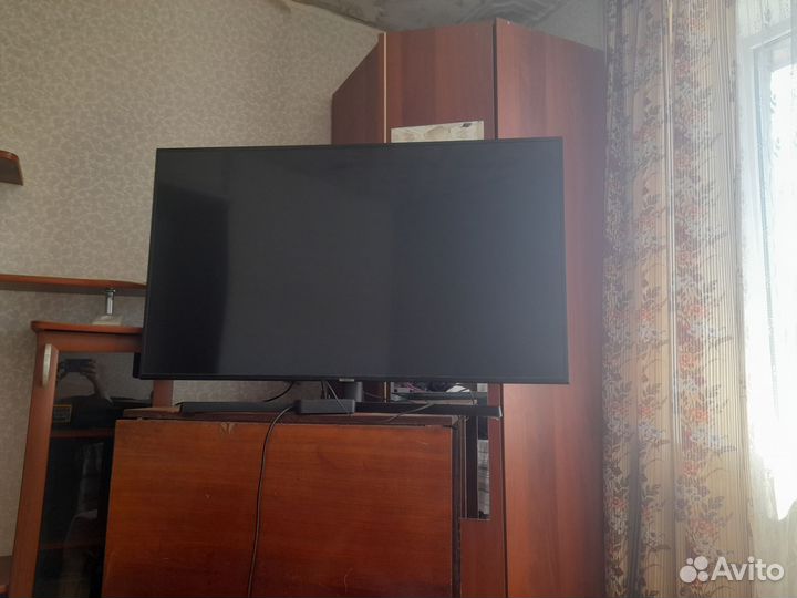 Телевизор смарт на запчасти