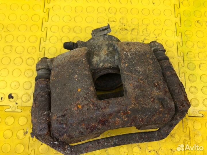 Б/У суппорт тормозной Состояние на Фото