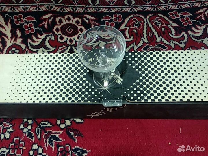 Хрустальные бокалы под коктейли