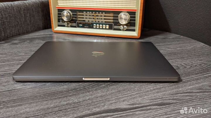 Apple MacBook Pro A1989