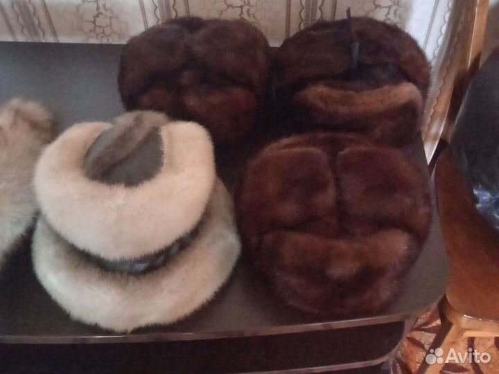 Женские норковые шапки