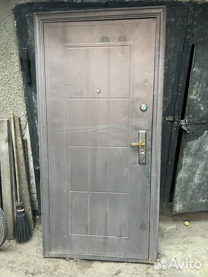 Дверь китайская б/у