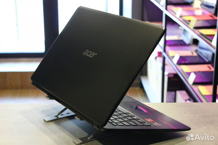 Тонкий ноутбук Acer Aspire