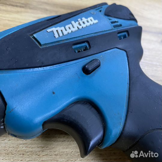 Аккумуляторной шуруповерт Makita