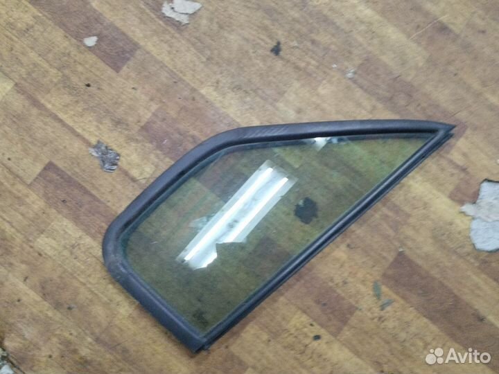 Форточка левой двери renault master 2