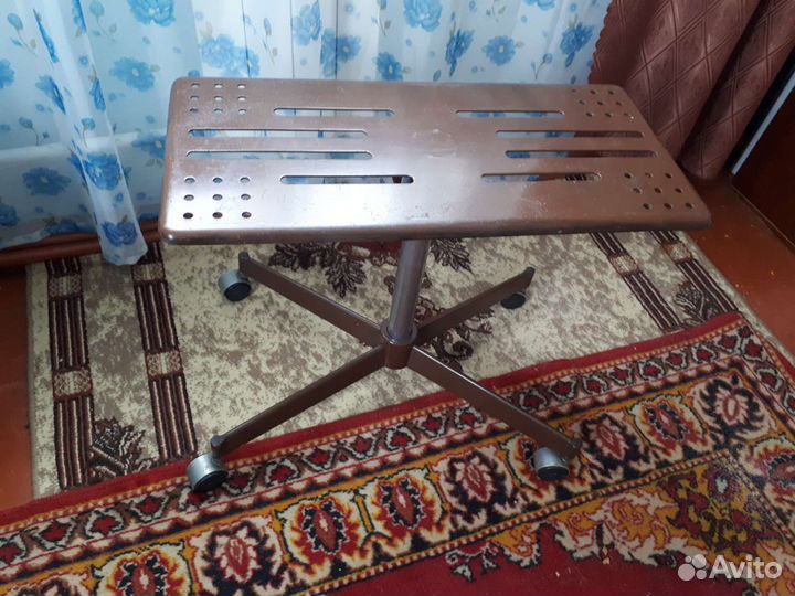 Подставка для телевизора