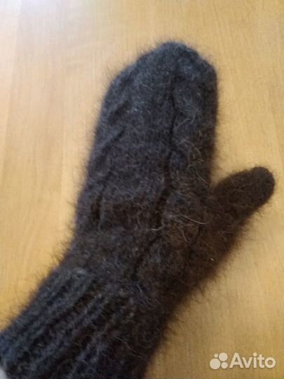 Варежки из шерсти бурят-монгольского волкодава
