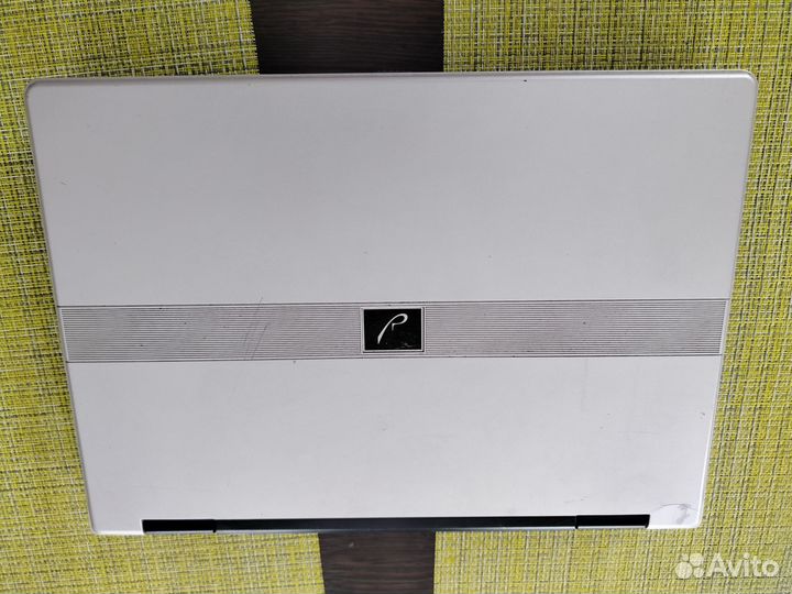 Ноутбук RoverBook Voyager V515 WH