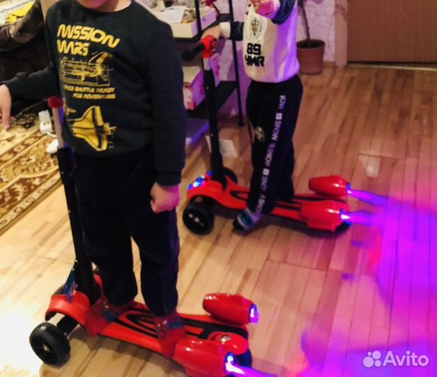 Самокат с дымом