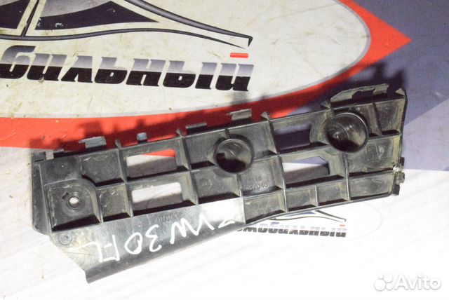 Крепление бампера перед лево c Toyota Prius ZVW30