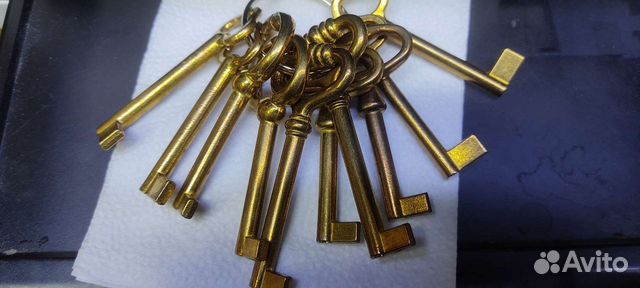 Ключи мебельные, буфетные :)