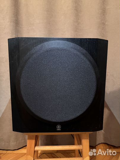 Колонки Активный subwoofer Yamaha