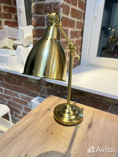 Лампа настольная