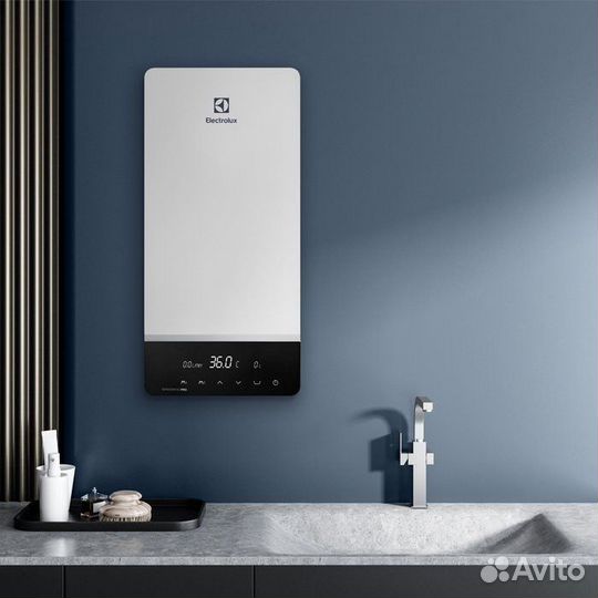 Водонагреватель Electrolux NPX 12-18 Sensomatic Pr