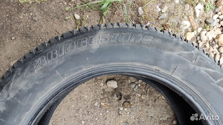 Bridgestone Blizzak Revo2 215/60 R17