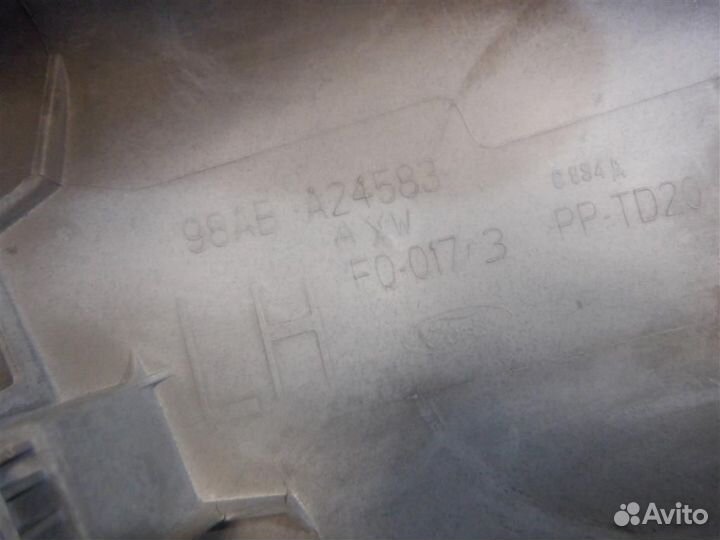 Обшивка стойки Форд Фокус 1