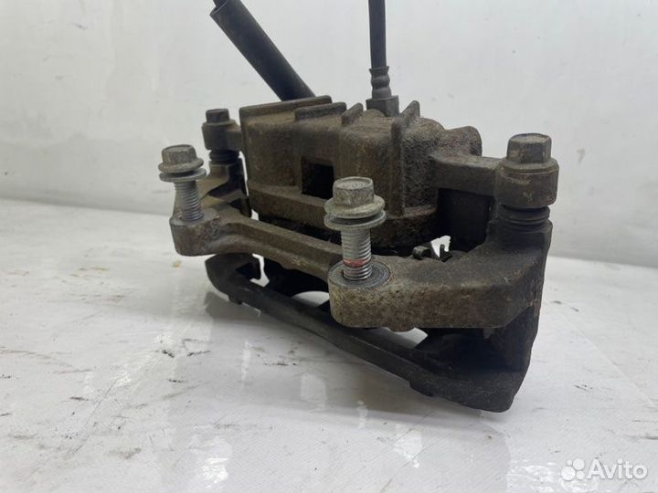 Суппорт передний левый Ford Explorer 5 3.5 2012