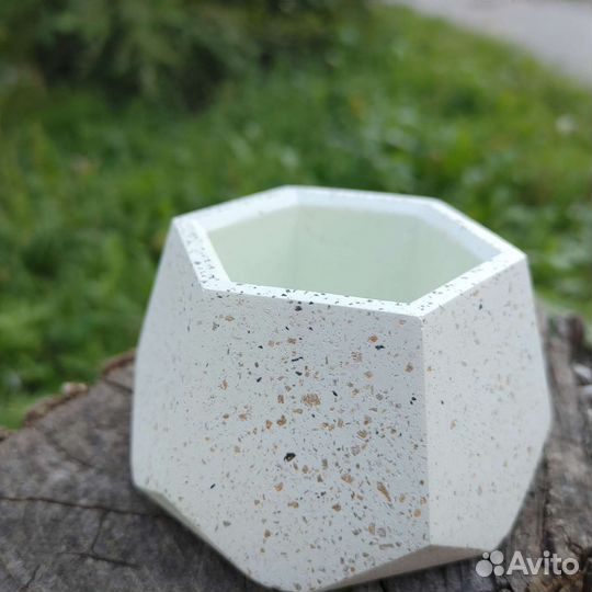 Кашпо бетонные