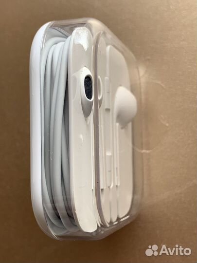 Apple EarPods (3.5mm Headphone Plug)
