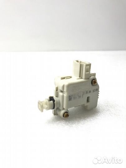 Активатор замка багажника Volkswagen Polo 2008