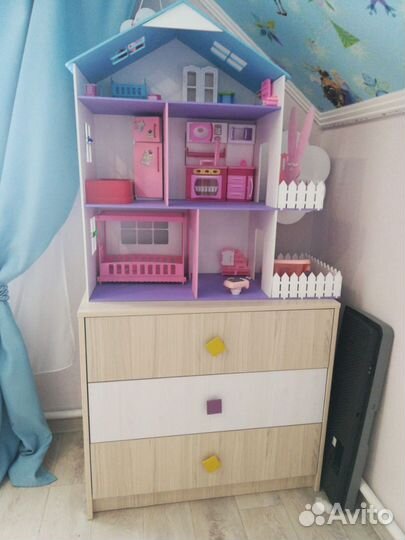 Кукольный домик с мебелью