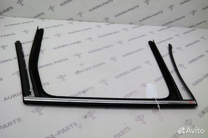 Направляющая стекла Touareg II NF 2010-2018
