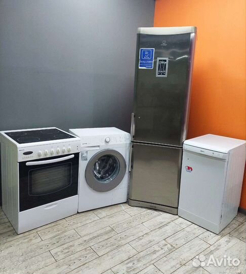 Холодильник indesit