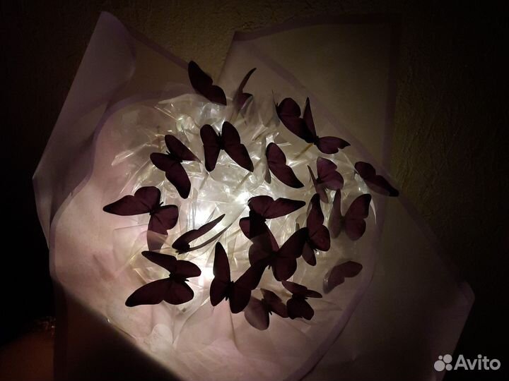 Букет из бабочек с подсветкой