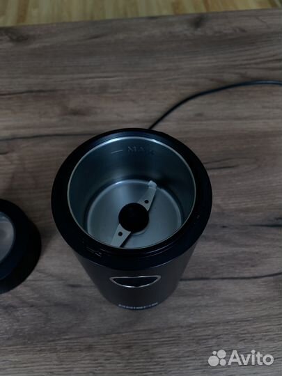 Электрическая кофемолка Polaris PCG 2014