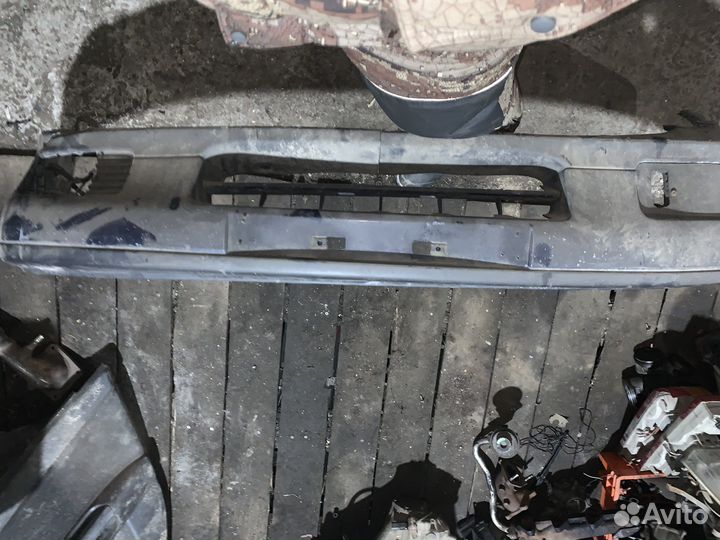 Бампер передний Nissan Primera p10