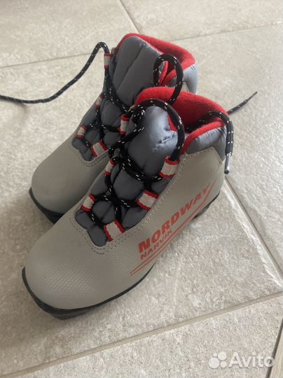 Лыжные ботинки