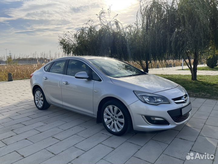 Opel Astra 1.6 МТ, 2013, 156 000 км