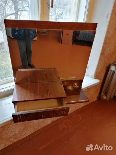 Зеркало с полкой и ящичком в прихожую СССР