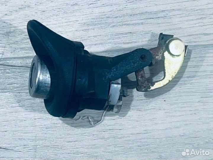 Вставка замка багажника Renault Logan седан K7M