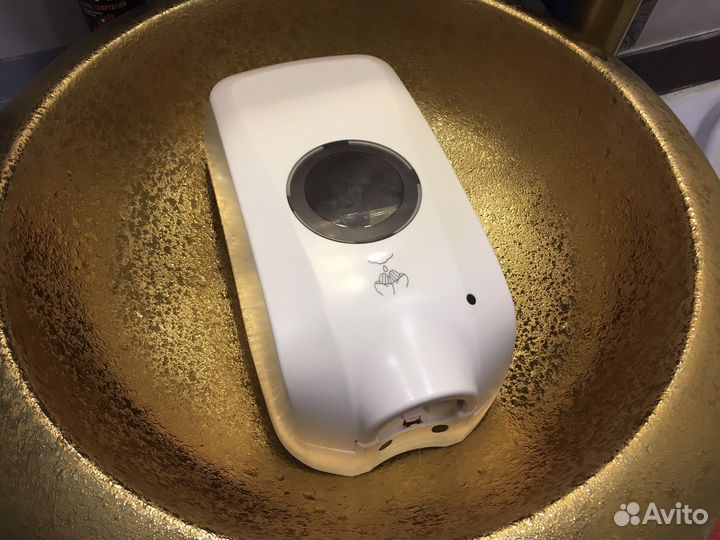 Автоматический дозатор мыла, дезинфекция