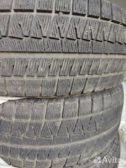 Bridgestone Blizzak Revo GZ 215/55 R17 94S