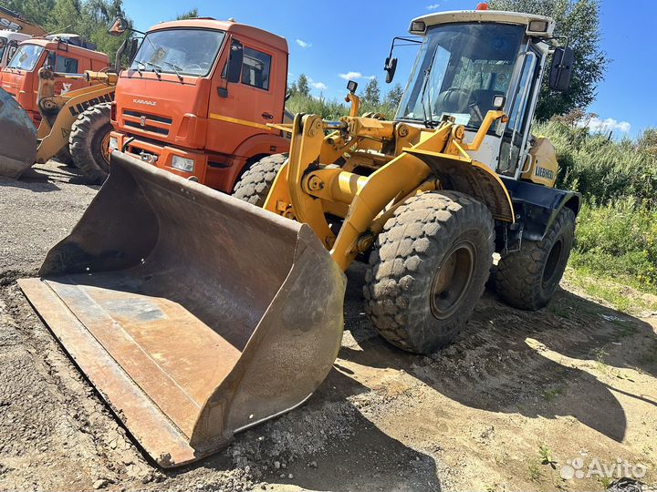 Фронтальный погрузчик Liebherr L 524, 2001