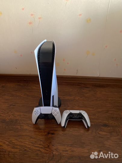 PlayStation 5 + 2 гейпмада