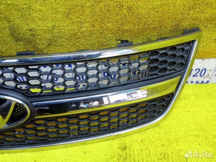 Решетка радиатора передняя Hyundai Grand Starex/H1