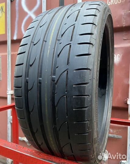 Bridgestone Potenza S001 225/35 R18 87Y