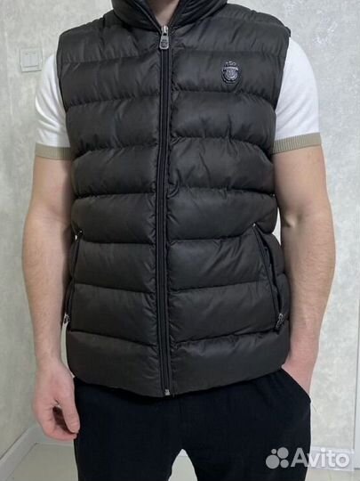 Жилетка безрукавка